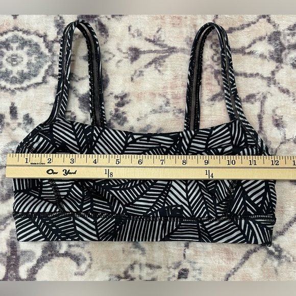 Lululemon Straight Up Sports Bra Banana Leaf White Black Size 4 - Picture 6 of 7